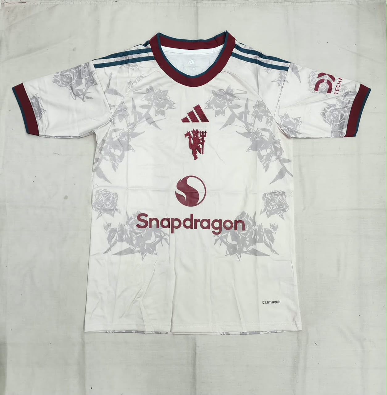 Man United Rose Edition fan version jersey