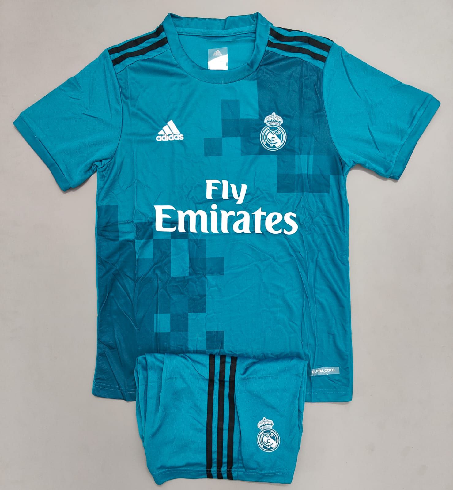 Real Madrid Fly Emirates kit set